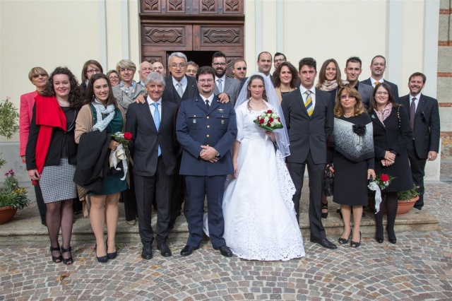 foto di gruppo per gli sposi Marco Galiazzo e Gloria Trapani insieme a tutti gli arcieri - molti dei quali Azzurri - invitiati alle nozze (Large)